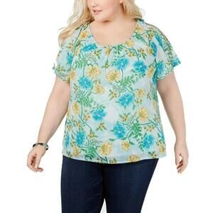 INC size 1x floral short sleeve top. New with tags.